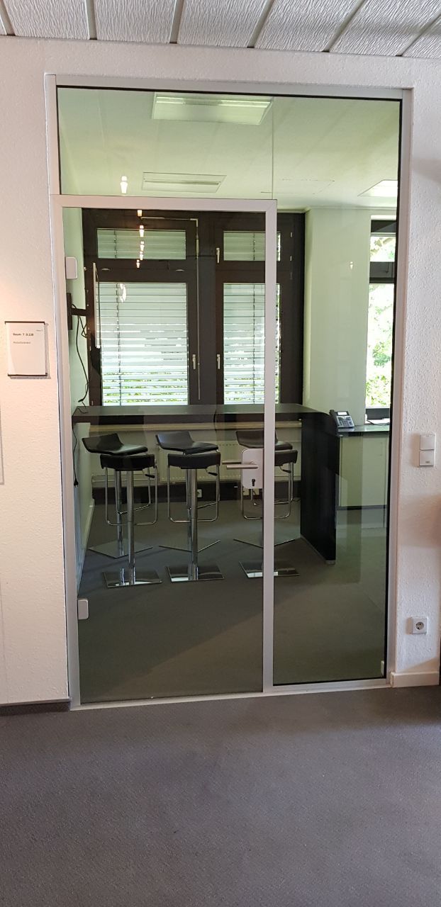 Glass partition conversation room